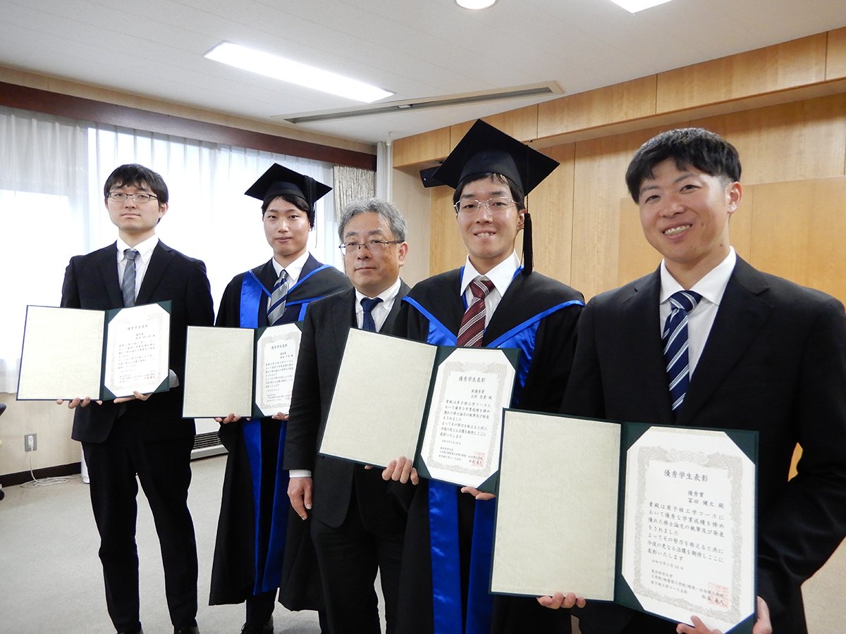 ne_titech's tweet photo. 木倉研 上村悠貴さんが、原子核工学コース令和8年3月修士修了 優秀学生表彰 最優秀賞を、筒井研 倉島千将さん、近藤研 大宮馨さん、、長谷川研 新井皓士郎さん、加藤研 冨田健太さんが優秀賞を受賞しました。
おめでとうございます。
https://t.co/D7UWAS1j3r https://t.co/j6dkLrWLkk