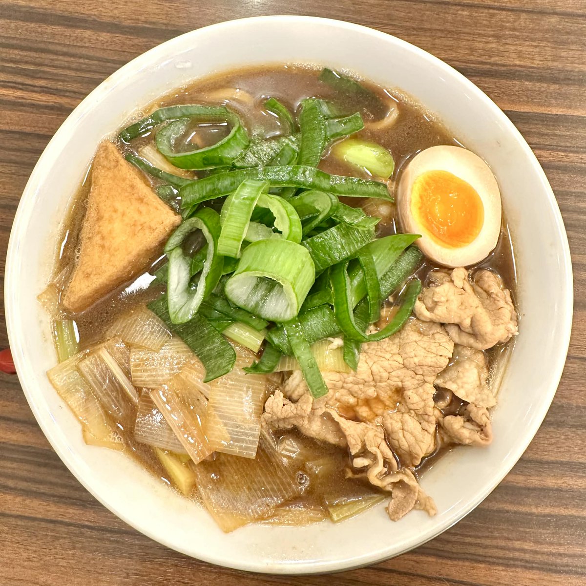 96tei's tweet photo. 九六亭です。
3月27日㈮より今シーズンラストの矢切のねぎそばverⅡ「ねぎ豚バージョン」約80食販売開始致します。
※ねぎそば販売中は、その他の中華そば系のメニューは、オペレーション上お休みになります。
よろしくお願い致します。
#九六亭
#矢切のねぎそば
#矢切ねぎ
#カネキ近藤農園
#東海醸造 https://t.co/L5xYMIQYFZ