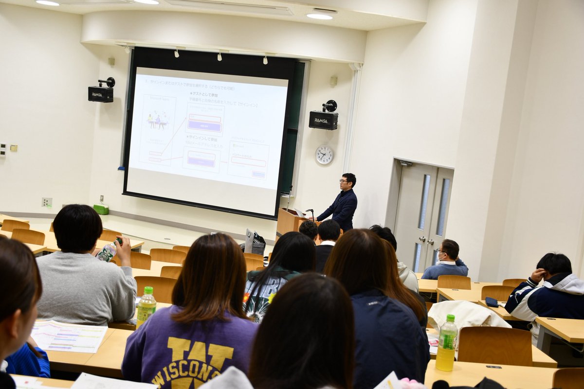 SSU_OFFICIAL's tweet image. 【いよいよ先輩！新2年生オリエンテーション🏫】 
本日も両学部が実施✨1年ですっかり頼もしくなり、真剣に説明を聞く姿に成長を感じました📝 今年は後輩を迎え、学びも本格化する年。目標に向かって思い切りチャレンジしてね💪教職員一同全力でサポートします！
#静岡産業大学 #SSU #新学期 #大学生活