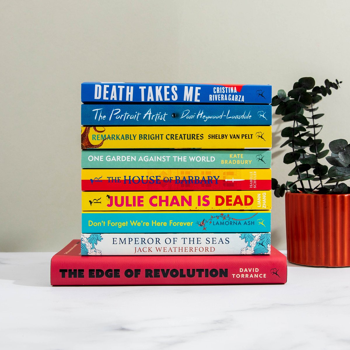 📚 Happy publication day! Look at this beautiful stack of new books just begging to be read! Which takes your eye? 👀

Thread 👇
