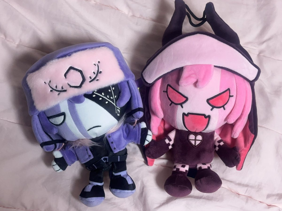 †늅† tweet media