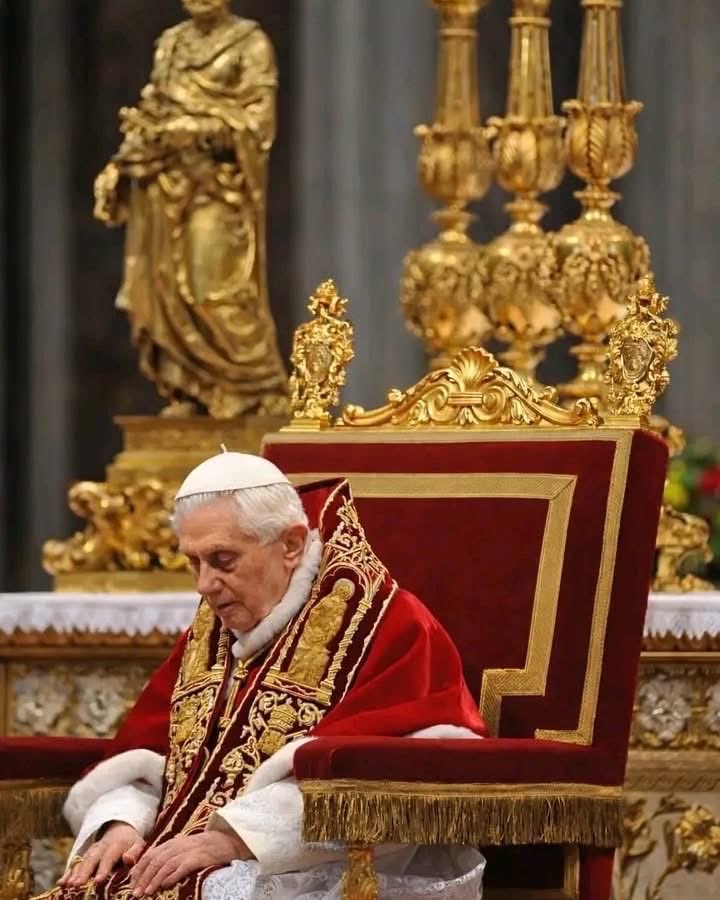 UNA VOCE SEVILLA - Misa Tradicional tweet media