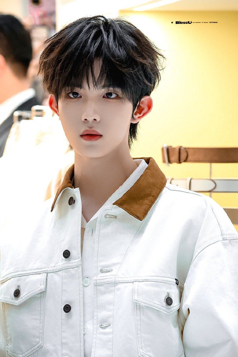 soprazucca's tweet photo. @denglujihua @Prada Thank you @Prada for inviting Su Xinhao 💌 PRADA SUperstar FR

@Prada
#SuXinhao
#Prada
#SuXinhaoXPrada https://t.co/wMdqikzx9K