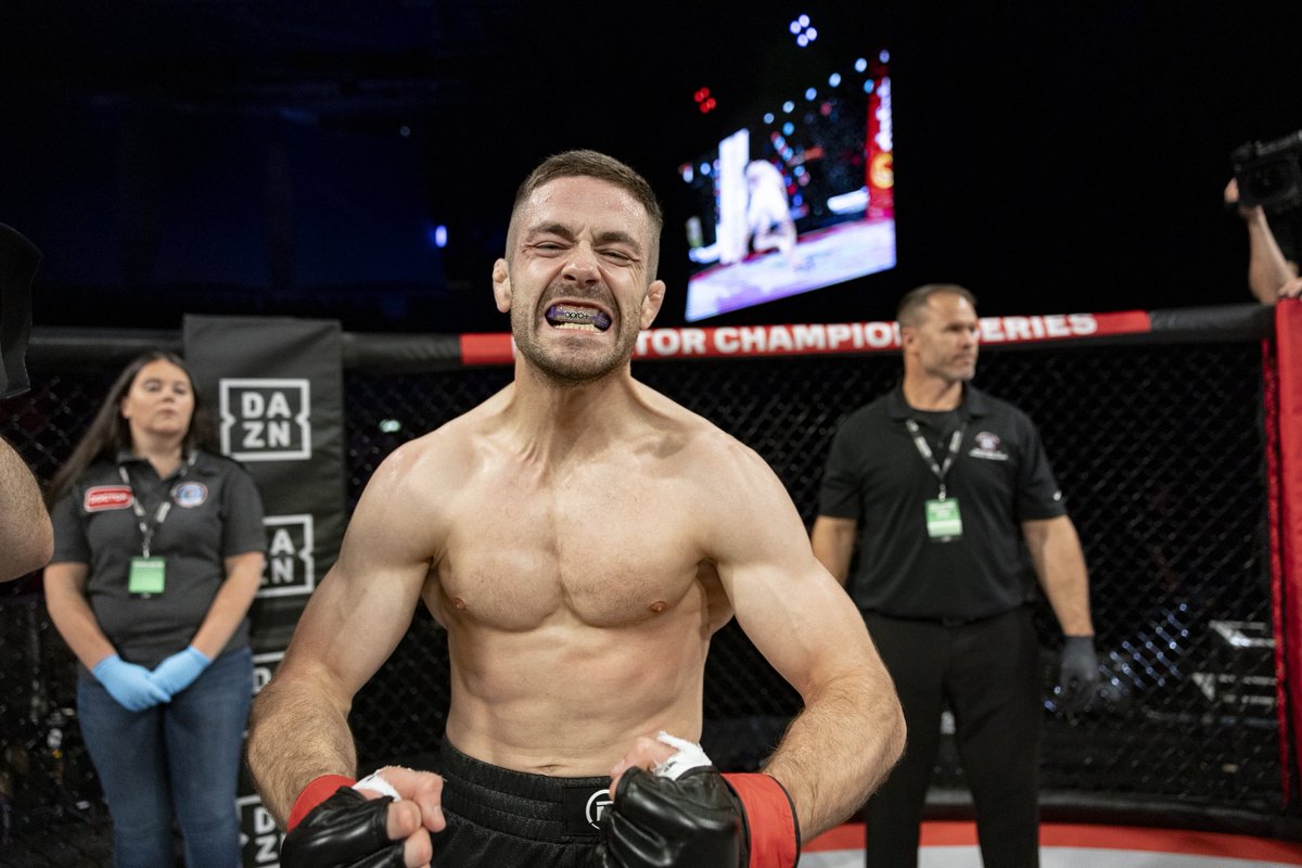 PFLEurope's tweet photo. 𝘿𝙀𝙎𝙏𝙄𝙉𝙔 ⏳

Darragh Kelly headlines #PFLBelfast on Thursday April 16, taking on New Zealand’s Jay Jay Wilson at The SSE Arena!

Can “The Moville Mauler” gain the biggest victory of his career to date?

Tickets on sale now at https://t.co/R5mNICYm4a 🎟️ 

#PFLBelfast | Thursday 16th April
The SSE Arena | Belfast
