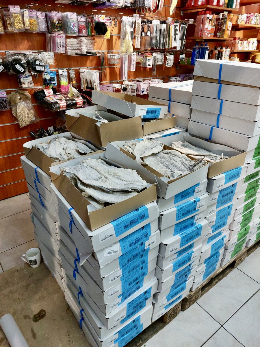 Prefet77's tweet photo. #securite | 📍Ce 24/03/26 dans le cadre d’un #CODAF au #MéesurSeine :
6 commerces contrôlés :
▪️Nombreuses non-conformités (incendie, hygiène, sécurité, stockage dangereux).
▪️Suspicion d’hébergement illégal.
🔎Enquête en cours sous autorité judiciaire. https://t.co/OKc9qEZTa5