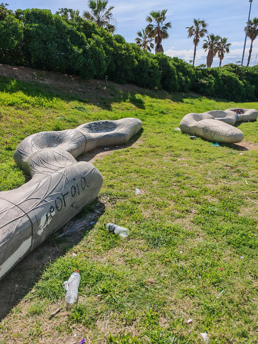 fcking_people's tweet image. Que placer vivir al lado de gente tan maca #sab #santadria #barcelona
@AjSantAdria