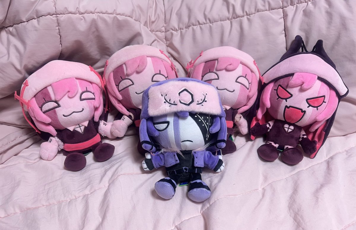 †늅† tweet media