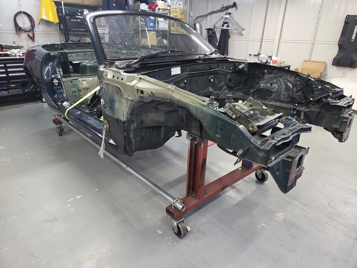 motorzooltd's tweet photo. 某氏の為にシャーシを
運んだのだが、情が湧いたので
自分で使うことにした。

綺麗なノーマル系にしたい
と思います。

Crazy Cool Guyな
@hanachann114氏
ありがとうございました🤲 https://t.co/sPgJaEuxyw