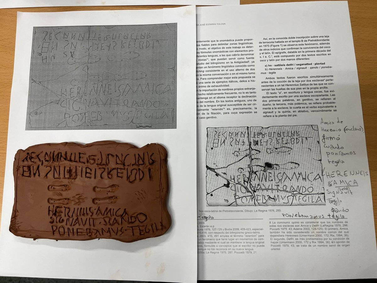 Hoy hemos aprendido algo de osco y de la historia de dos esclavas (o libertas), Deftri y Amica, obreras de la construcción, que firmaron una teja con sus nombres y huellas de pies. Aparecen en el libro Romanas. Voces rescatada de <a href="/LordScribonius/">Cristina Rosillo López</a> para <a href="/DespertaFerro/">Desperta Ferro</a>.