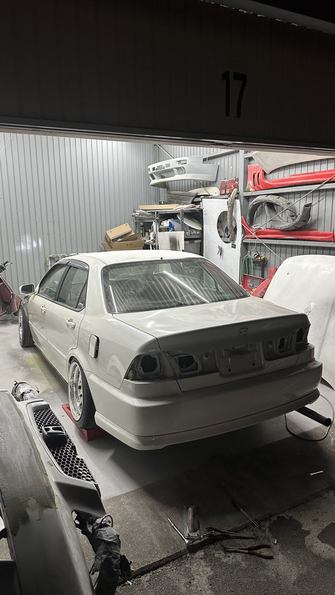 頭のネジが外れてるねじさん tweet media