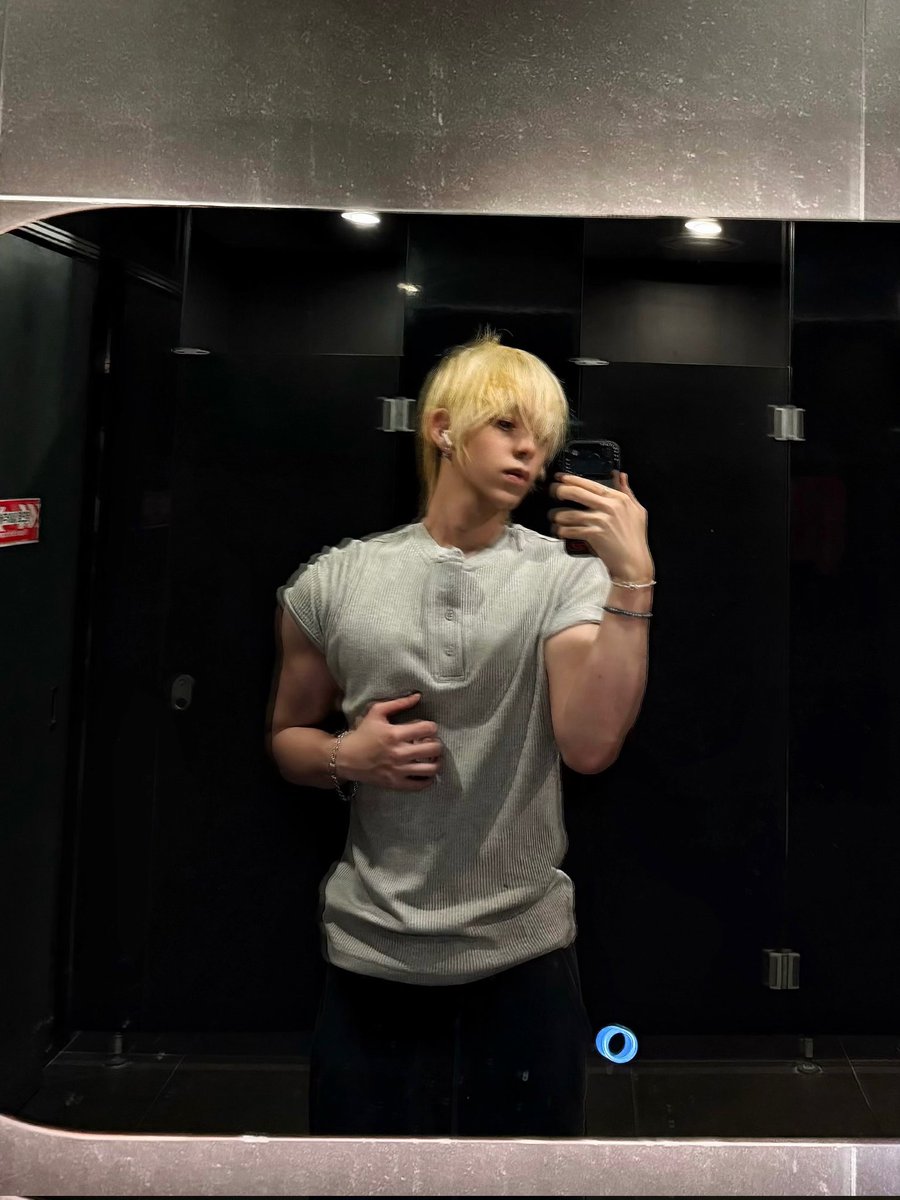 zi ࣪ ִֶָ☾. ia tweet media