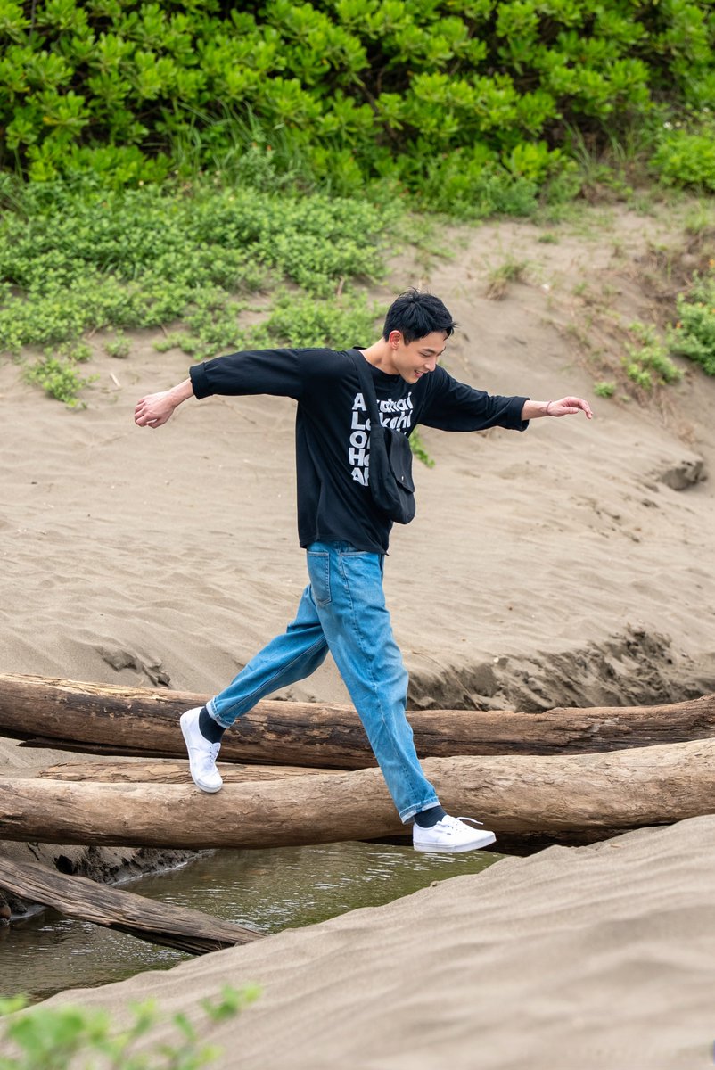 Theutternutter2's tweet image. " Just wrapped up the [综艺名，如：Amazing Race] challenge! Sprinted through [特色场景，如：colorful street markets], laughed till my sides hurt with the crew, and may have cheated on the snack round…  Who’s binging this episode with me  #VarietyShowVibes #AdventureModeOn"