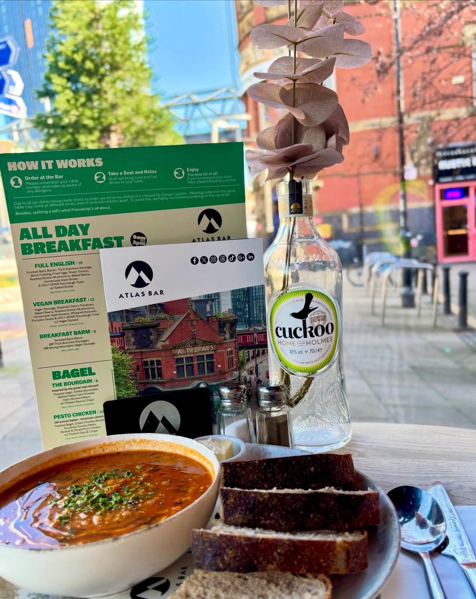 TheAtlasBar's tweet image. We’ve some fantastic, freshly made, useful my locally sourced ingredients, soup, sandwiches, bagels, and lunchtime treats, to brighten up your Thursday, #Manchester 
#goodfood #localbusiness