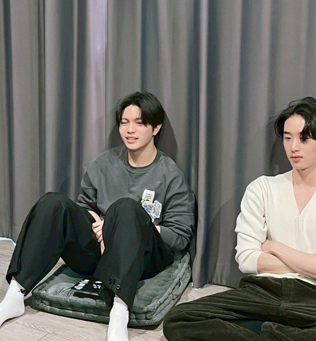 elle ✮⋆˙ #teammoth tweet media