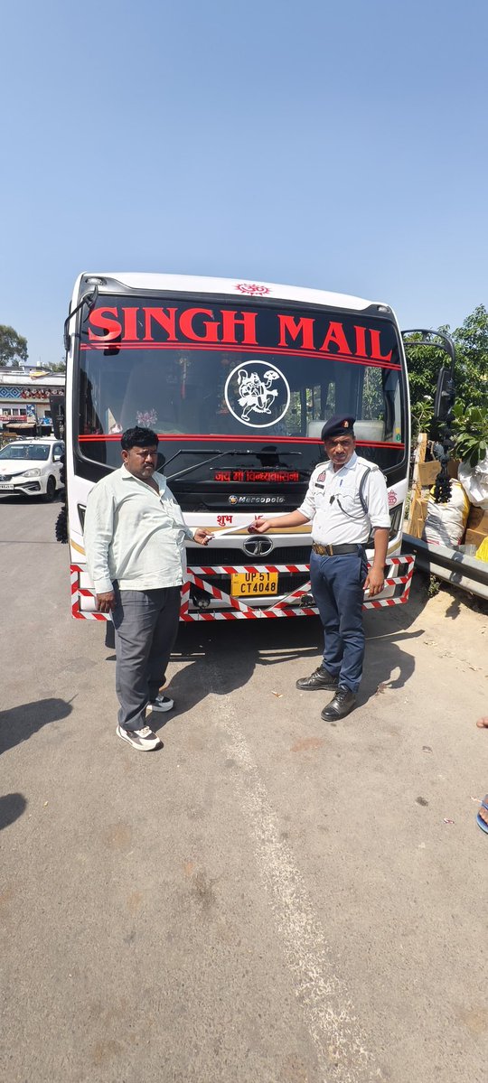 LUCKNOW TRAFFIC POLICE tweet media