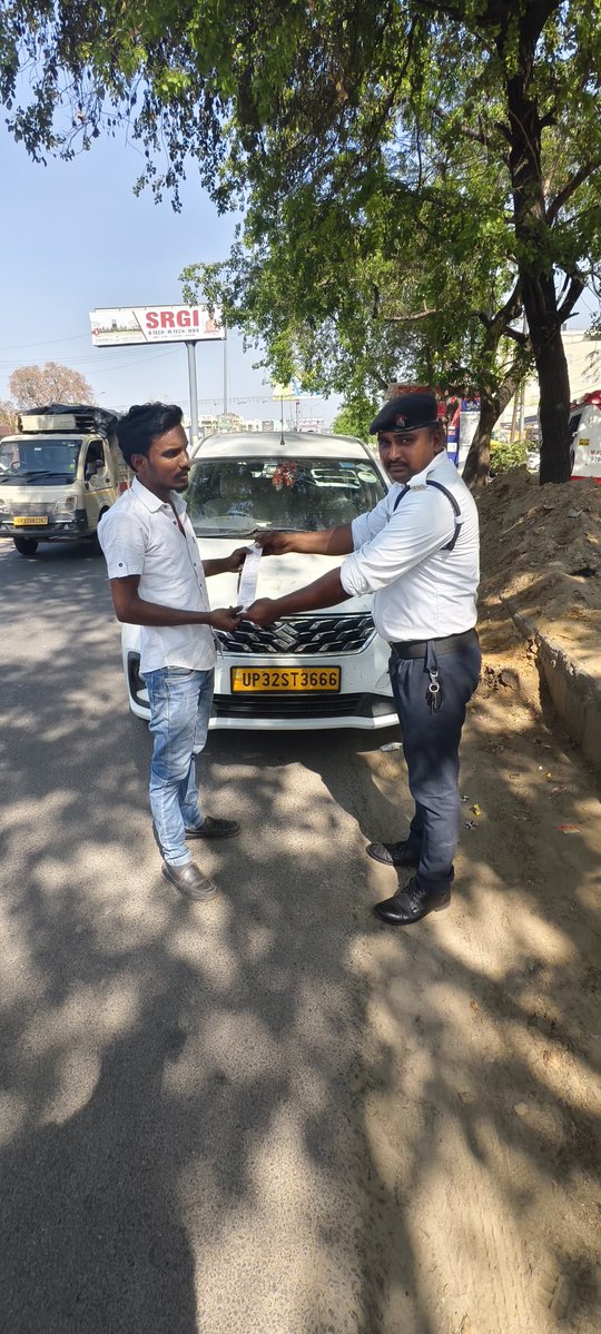 LUCKNOW TRAFFIC POLICE tweet media