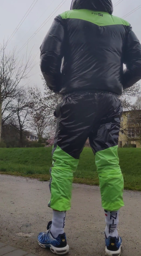 ScallyKiffeur's tweet photo. PVC Up Trackies
#PVCup #Trackies #Sox #TNs #Sneaker https://t.co/lJscHYb3h8