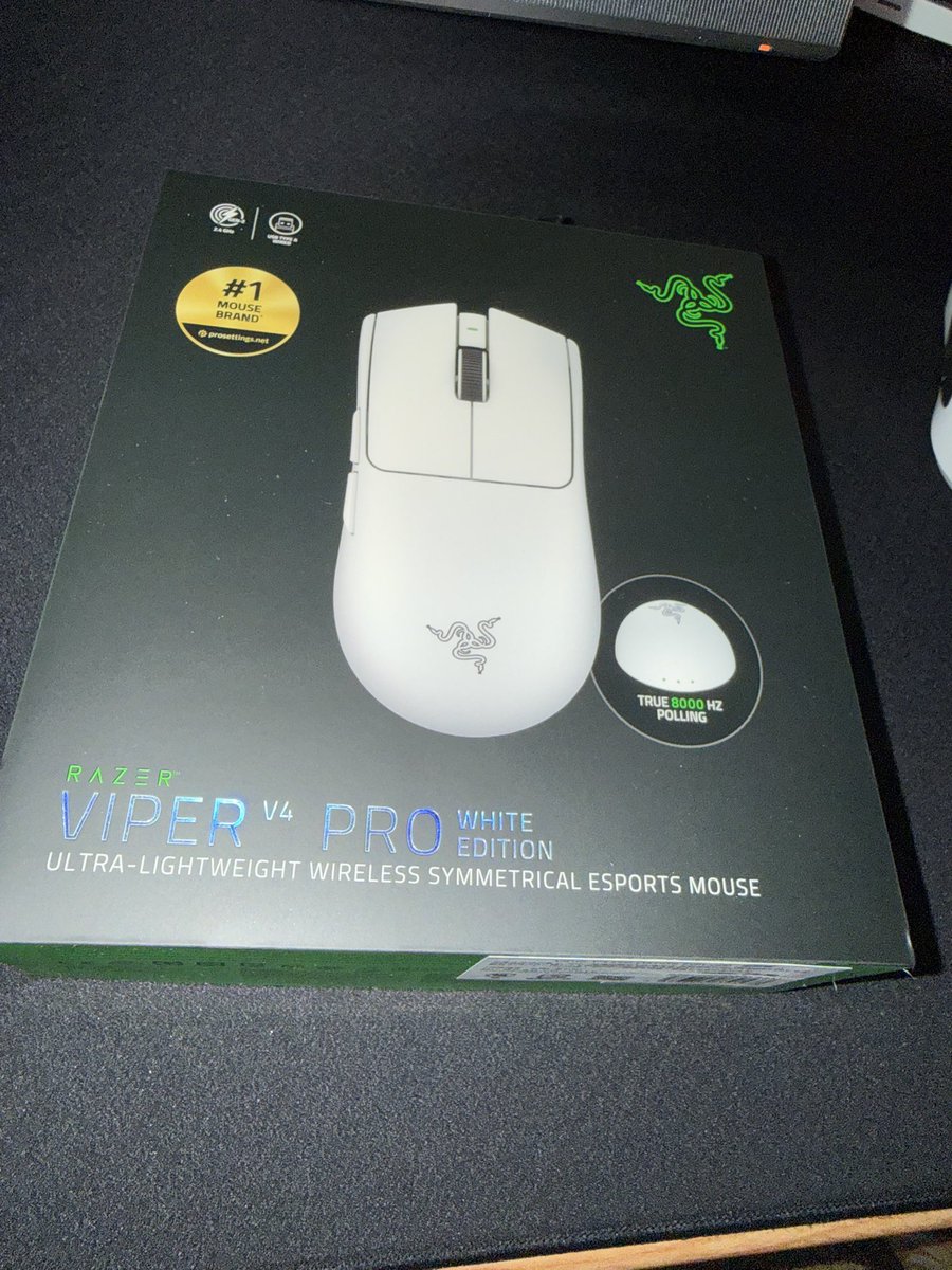 ありこんどろいちん tweet media