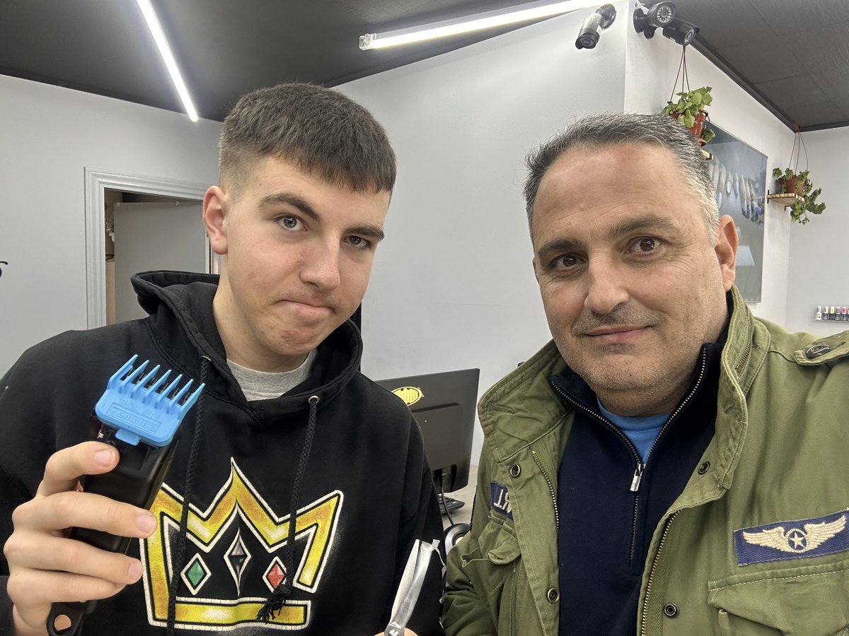 carlesalonso's tweet image. Talent local. Aquest xicot te un futur TOP. Recordeu el nom: Martí Vidal #barber #kyvo #barberand #top