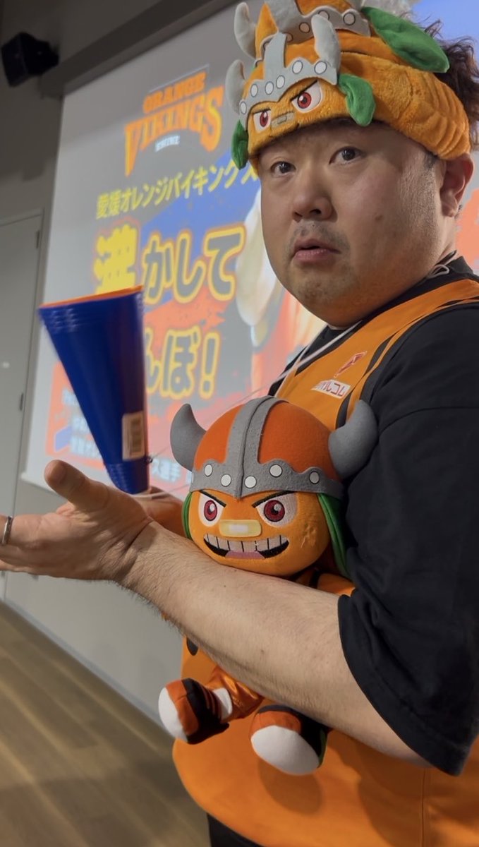 orangevikings's tweet image. 📻✨ラジオ公開収録 実施✨📻

本日、サイボウズ松山オフィス1階
HUDDLEにて公開収録を行いました！🎙️
ゲストは...
マヌHC、ジジAC、ルイスS&amp;amp;C🙌🎉

いつもとは違う雰囲気の中、
会場の皆さんと一緒に
楽しく収録できました☺️🌈🤍

ご参加いただいた皆さま、
本当にありがとうございました！✨