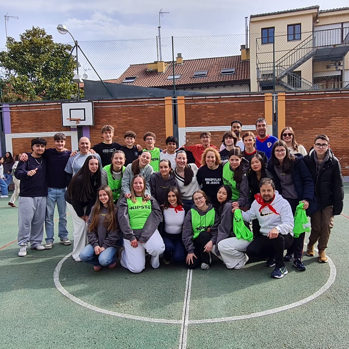 Colegio Discípulas de Jesús tweet media