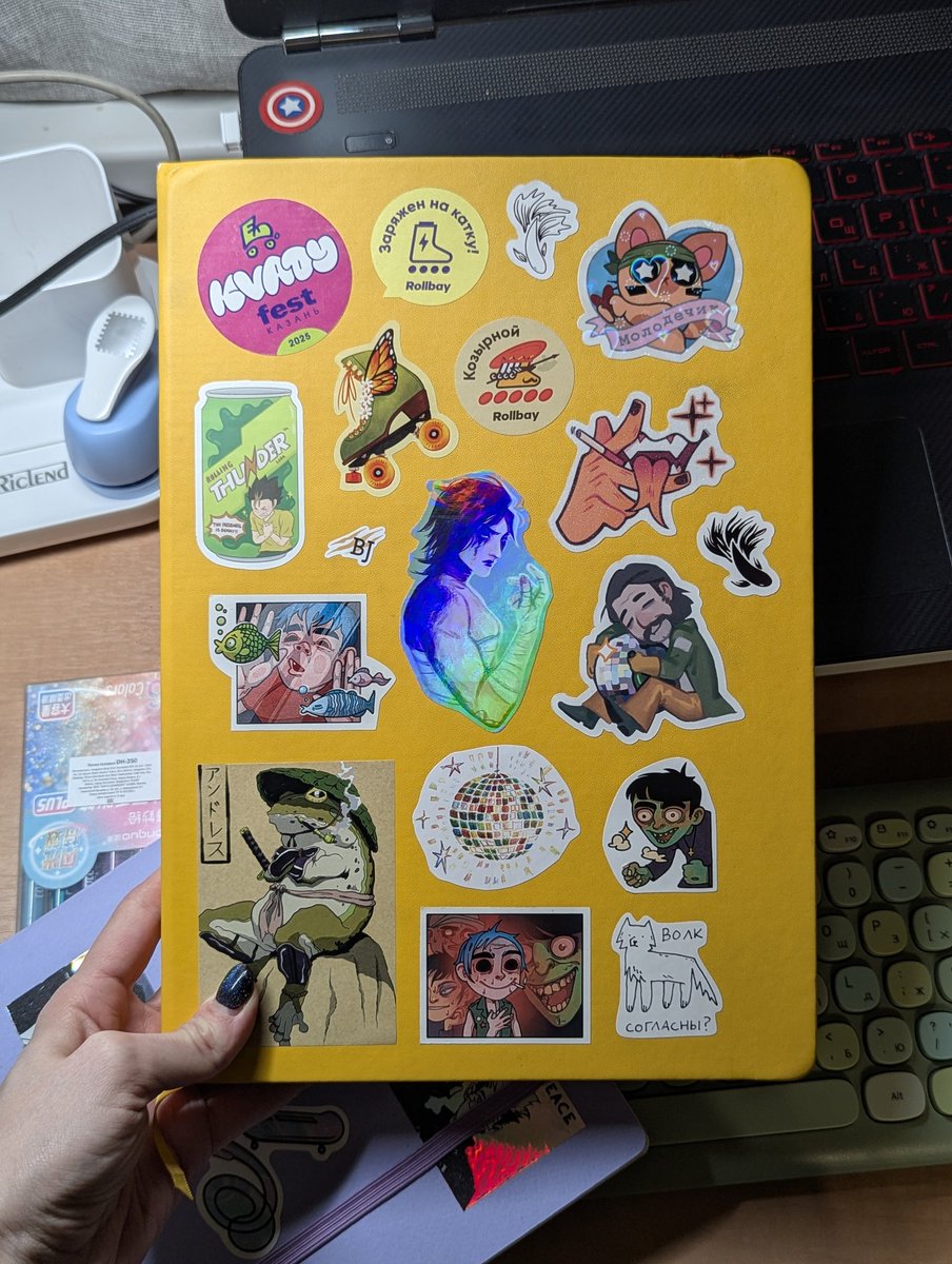 пицца с фантомасами tweet media