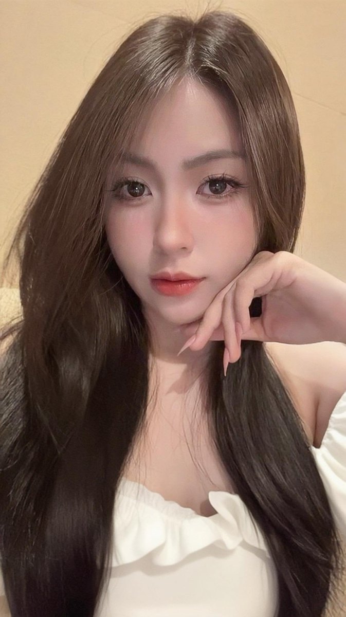 Chocolate tweet media