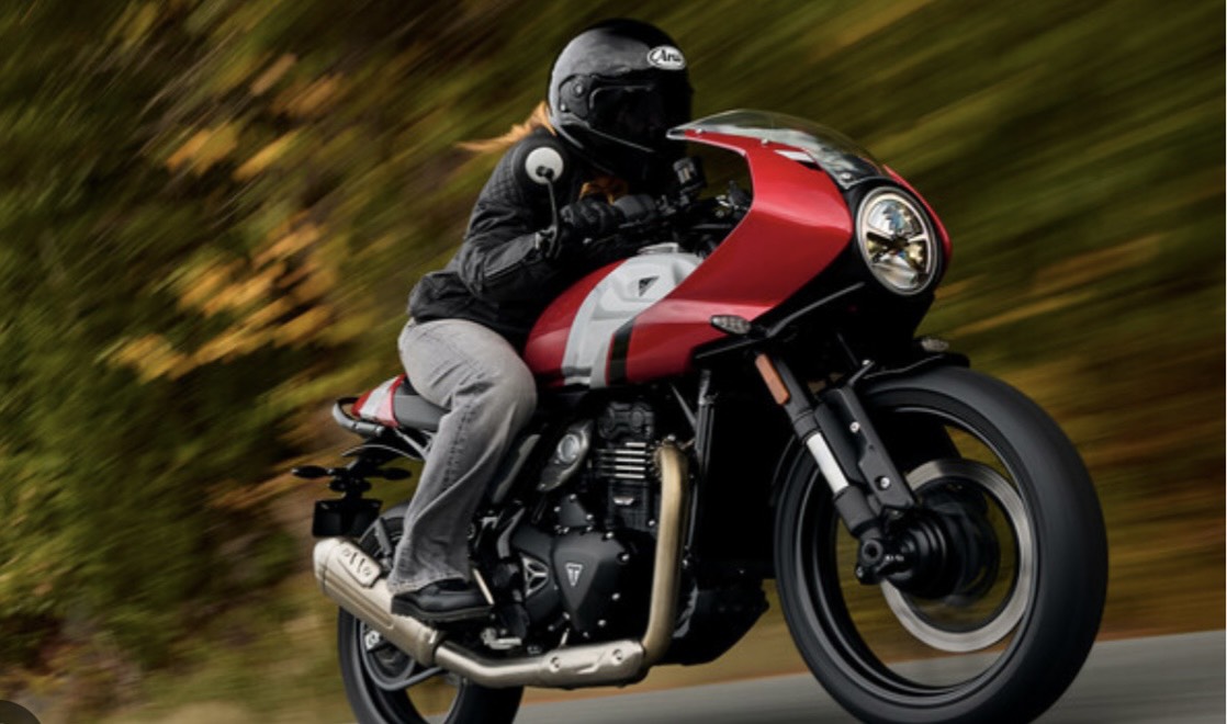 triumph_sendai's tweet photo. Tracker 400 &amp; Thruxton 400の入荷まであと少しとなっております🐅

トライアンフ仙台では各色入荷予定ですが、すでにSOLD OUTのカラーもございます！

ご興味のある方はぜひお気軽にお問い合わせください✨

#triumph
#triumphsendai
#トライアンフ仙台
#スラクストン400
#トラッカー400 https://t.co/5wwRIUzPky