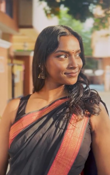 ft_Jordy_69's tweet photo. Shh Indhu koothi mava..Sema bodhaiyaaana munda🥵🤤 ufff... her choco skin, yummie pits, tempting face. Ivala inch inch ha rusikanum da 🥵👅 choco skin sundi ilukuthu😋🌚

#Indhu https://t.co/o8v71udRs5