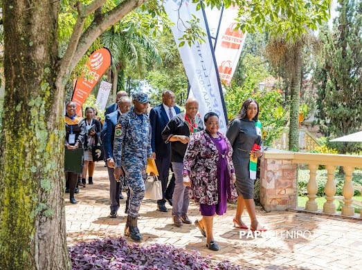 jakii aniku tweet media