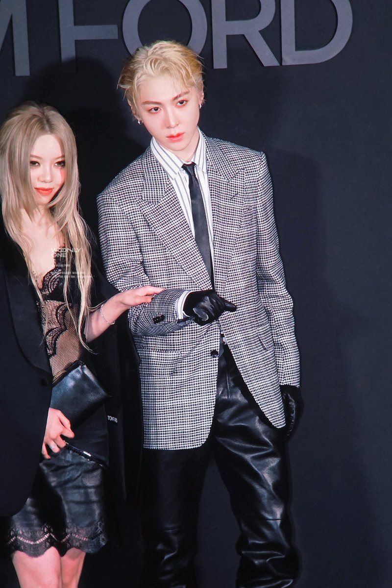 WoonlyOne tweet media