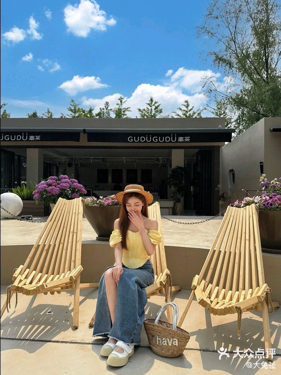 G@B®i3l G. © tweet media