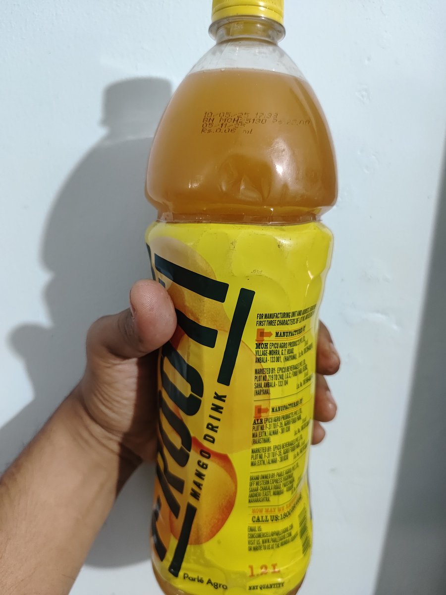 dev_negi007's tweet photo. Received an EXPIRED 1.2L Frooti bottle from @Blinkit. This is not just poor service, it’s a serious health risk.
Selling expired consumables is unacceptable.
Order ID: ORD70395229552
@jagograhakjago @DoCA_GoI @fssaiindia @albinder
#Blinkit #FoodSafety https://t.co/kpLryxbIkX
