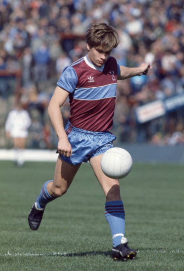 The Extreme Football Enthusiast tweet media