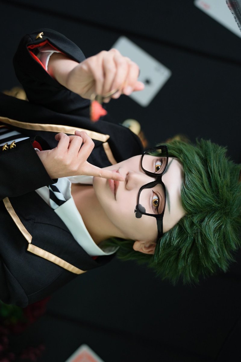 cosplay/twst

監督生、ひとくちどうだ？
お前の分しかないんだ、エースとデュースにはナイショだぞ。

Trey Clover♣

Photo＆Studio　<a href="/studio_RomliEnd/">スタジオ ロムリエンド</a>