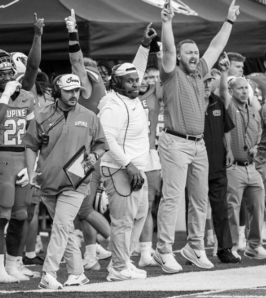 UPIKE FOOTBALL tweet media