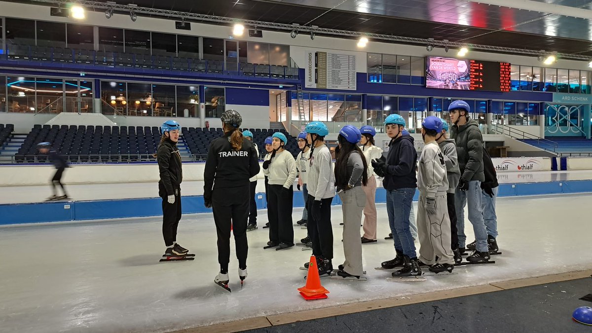 ¡Qué experiencia! ✈️☀️⛰️⛸️🚲🇳🇱🇪🇸

Los alumnos de 3°A han podido disfrutar del proyecto Erasmus+ en @rsgslingerboslevant (Hardervijk) del 14 al 20 de marzo. 

Han hecho un montón de actividades 🙌
#erasmus #holanda #sport #art #STEM

@sepie_gob 
<a href="/EUErasmusPlus/">Erasmus+</a> 
<a href="/educacyl/">Educación JCyL</a>