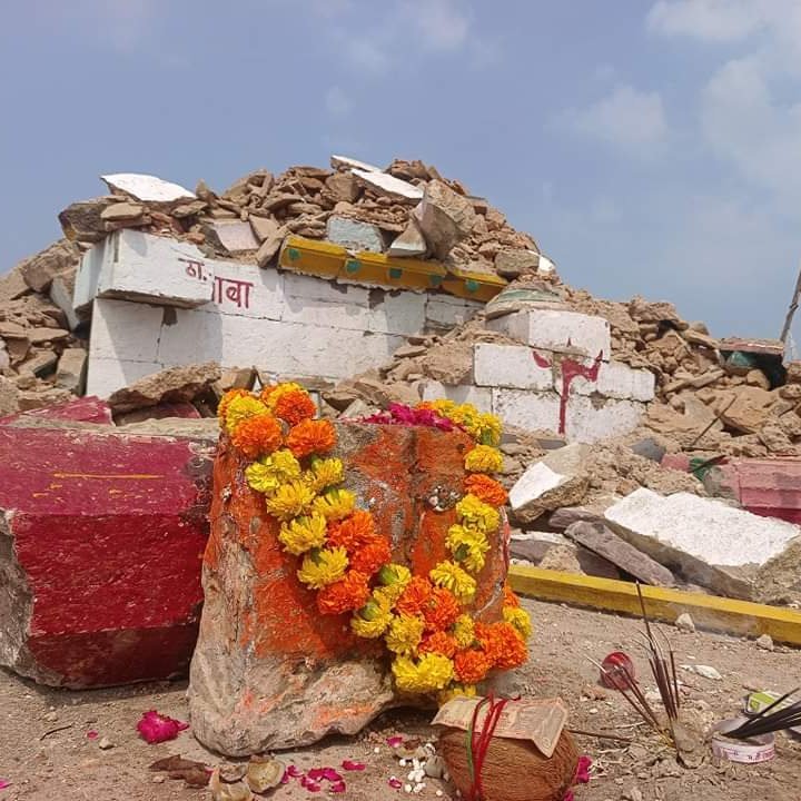 भूल तो नहीं गए ???

सोचा याद दिला दूं !!

जो नहीं भूला वो रिपोस्ट करें, ताकि पता चले कितने क्षत्रियों को ये घाव याद है।