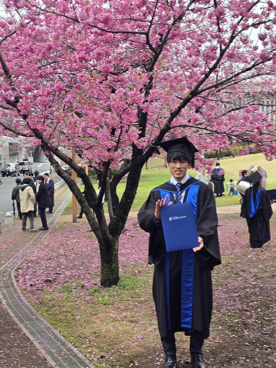 shingo_tkdr's tweet photo. 東京科学大学博士後期課程卒業します！！
今まで関わってきた方々 (特に小野研、SIP勢)、クソお世話になりました！！！！！ https://t.co/tYVGKXGX06