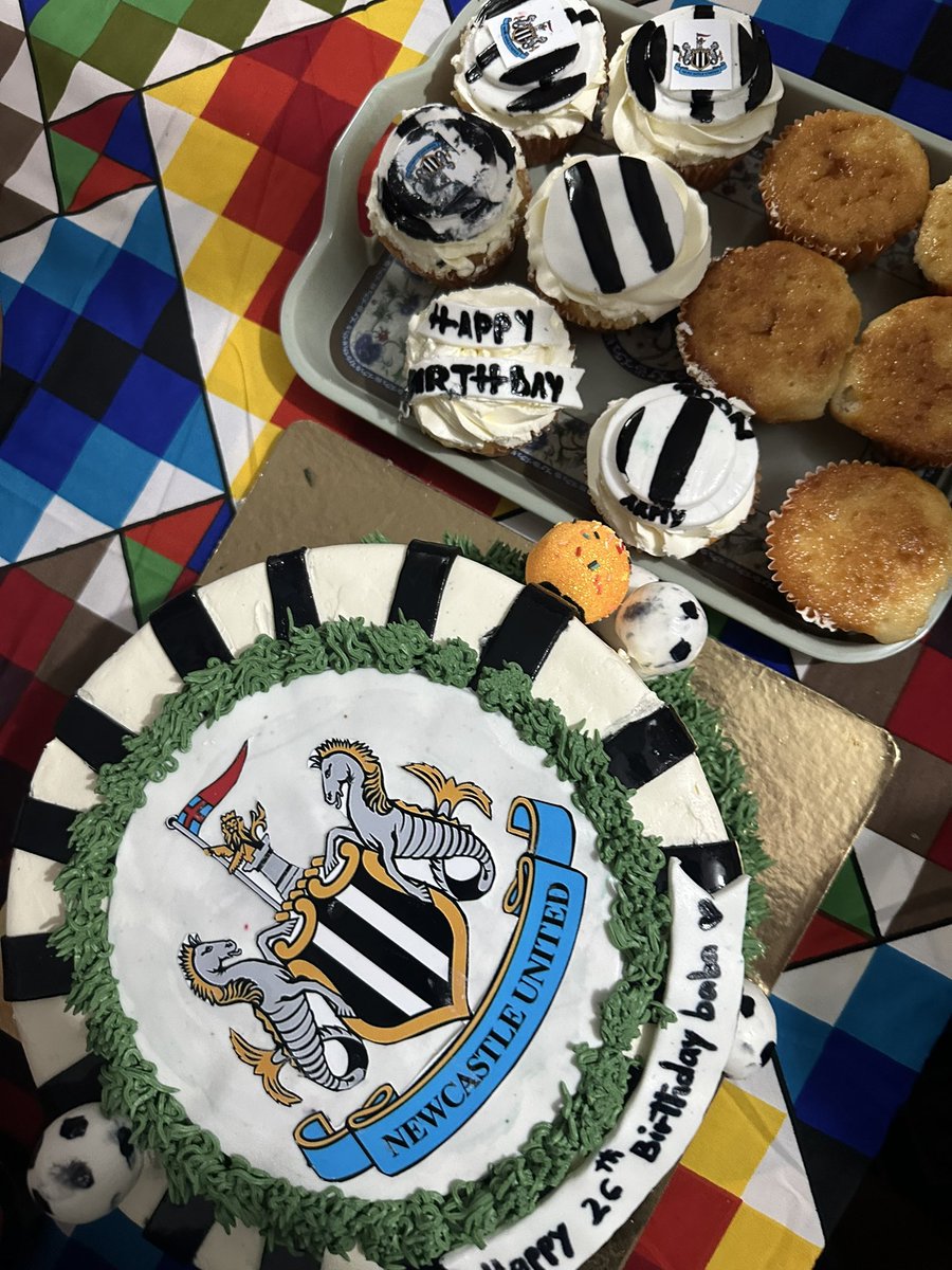 TsheWang tweet media