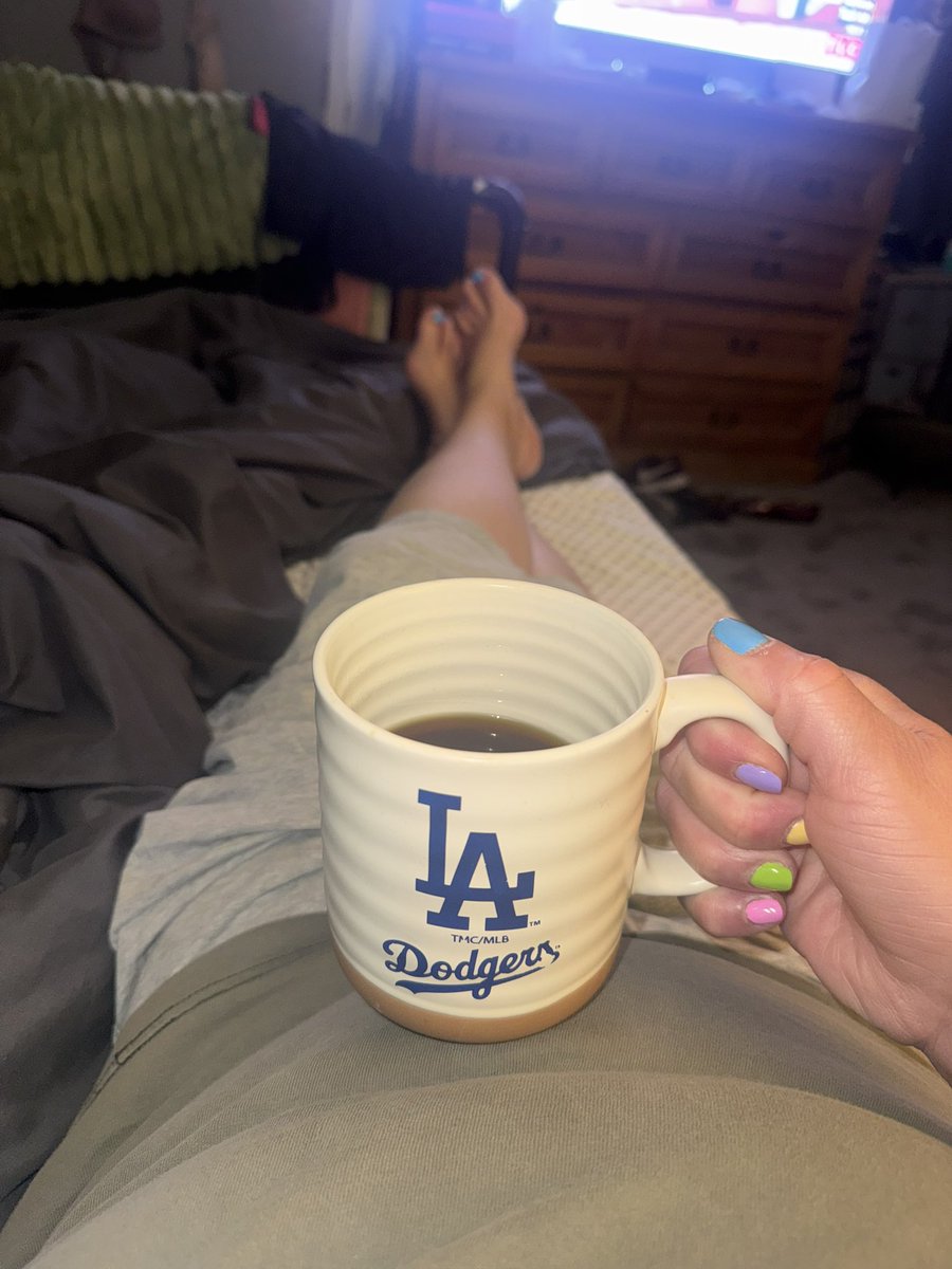 ErikaMJimenez's tweet photo. Buenos días!!!! Our teams start their seasons today!! #LetsgoDodgers #LetsgoCleveland 💙❤️💚⚾️ From my baby and I, we wish you a beautiful day! @cdmoffatt33 https://t.co/FRkybWBmxX