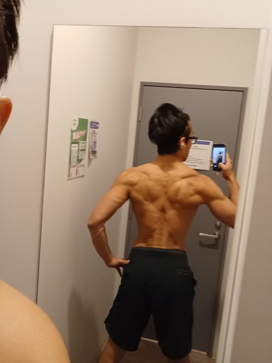 背中良い感じに絞れてきた！
背中に蝶々が見える気がする🦋

チャッピーにも褒められた！