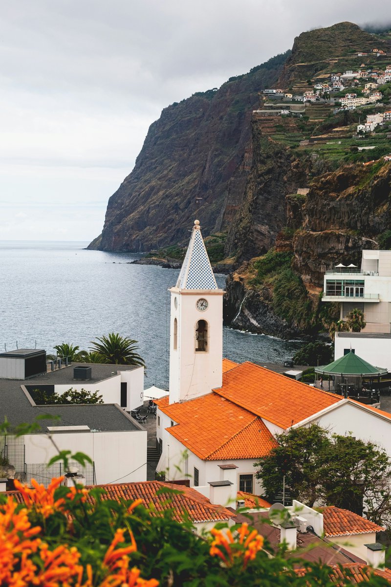 TravelTomorrowX's tweet image. A view worth sharing 🧡
📍 Madeira, Portugal
📸 Julia Solonina on Unsplash 
#Madeira #Portugal #IslandLife #paradise #seaview  #exploringtheglobe #beautifuldestinations