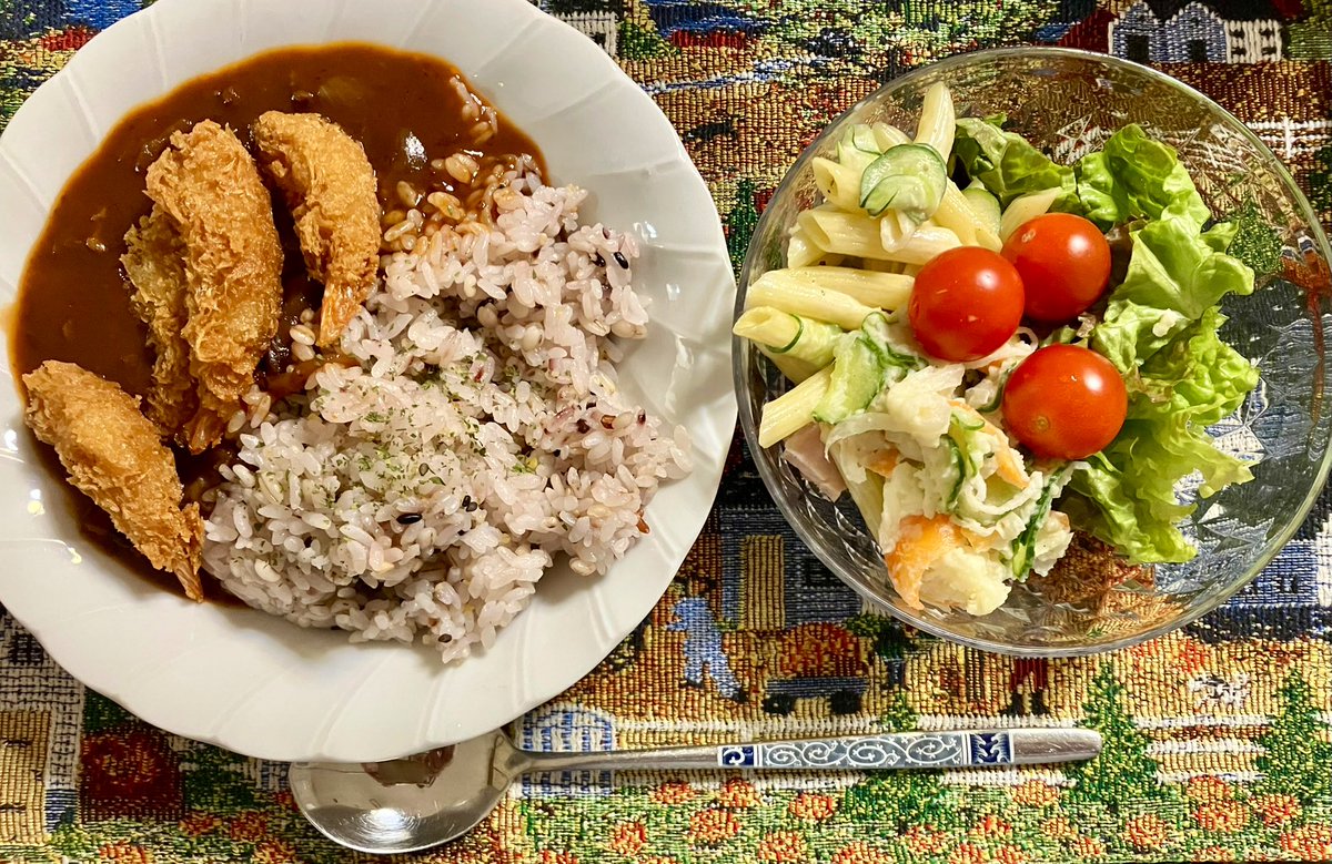 jukkkie's tweet photo. Hashed beef rice with fried shrimps I enjoyed for dinner recently💛🧡
😋😸💓💓🍛🍤🍤✨
#dinner #hashedbeef #rice #shrimps #March2026 https://t.co/VZWjnMHRv8