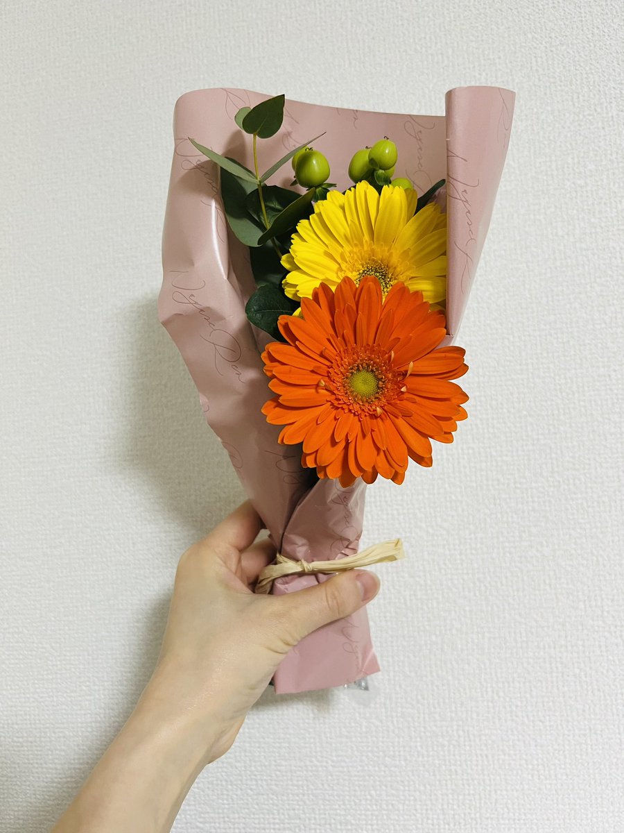 jn_th_rainbow's tweet photo. 永瀬廉の個人FC
誕生日ブーケが届いた💐
きれいかわいいうれしい https://t.co/ER1DmoihXp