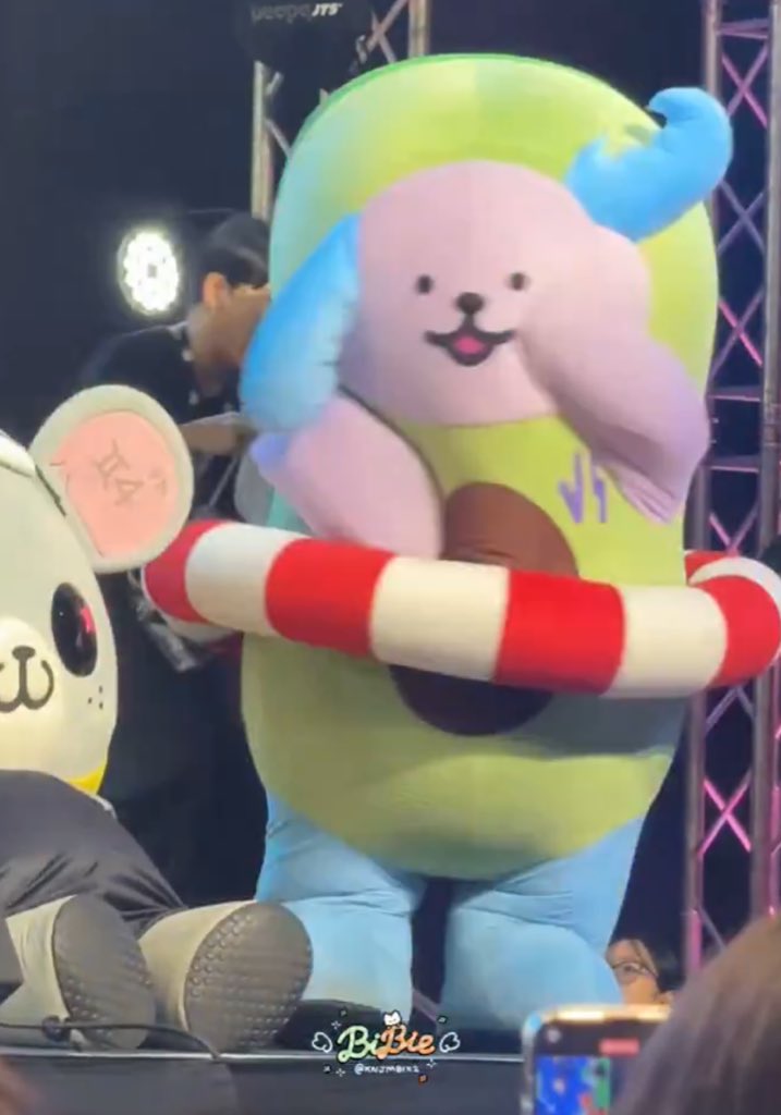 ૮ เก้อเก้อ ა tweet media