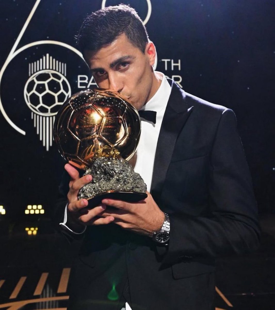 MansoorCh18's tweet image. 🚨 ‼️ Do we all agree he is the biggest snake of football ever 

#Rodri 
#brazil 
#vini 
#football