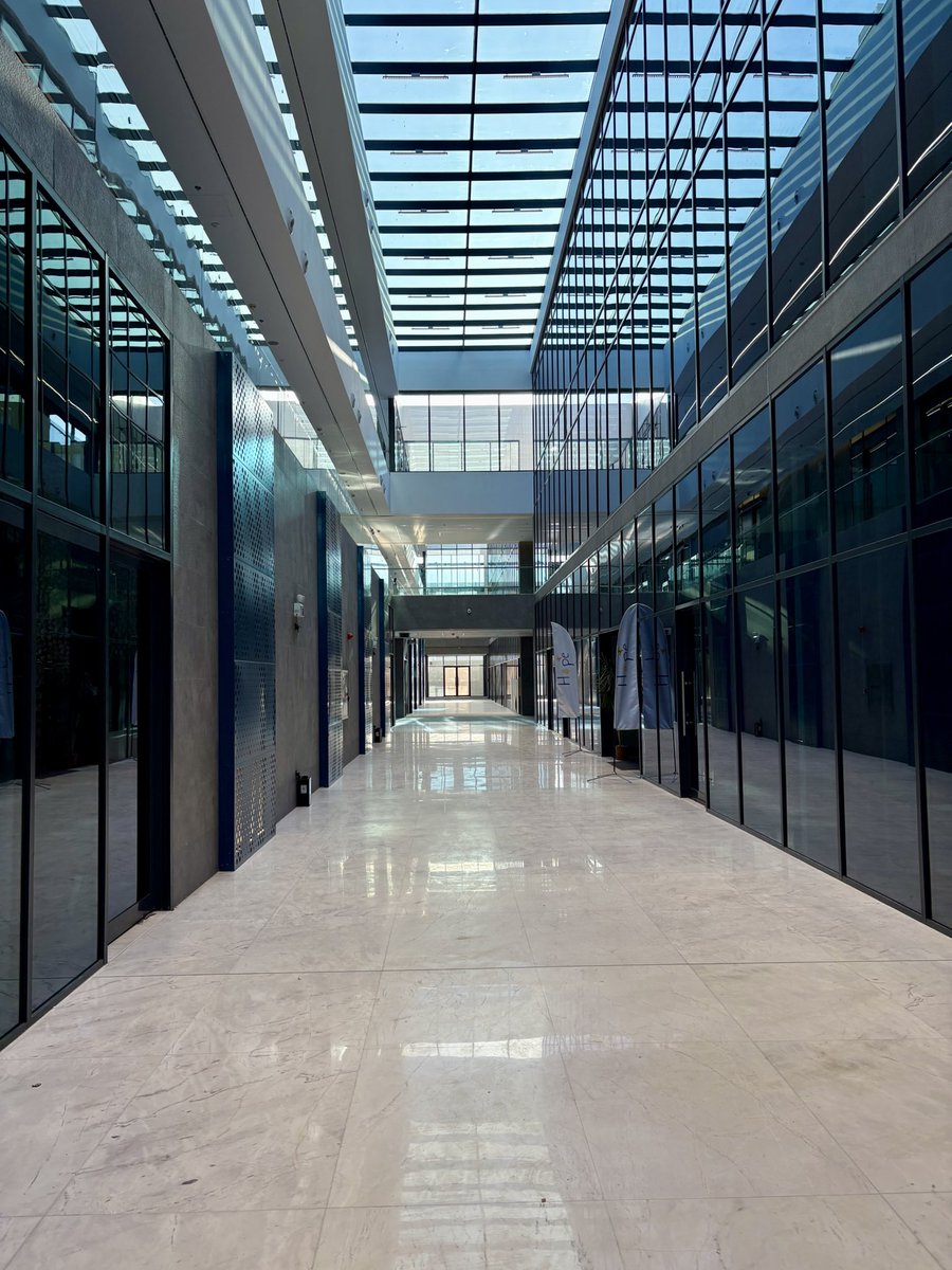 𝐌𝐐𝐑 tweet media