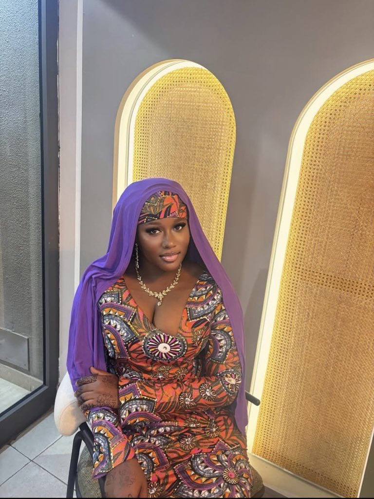 zahra13345's tweet image. Still on #eid 💕🥳🎀