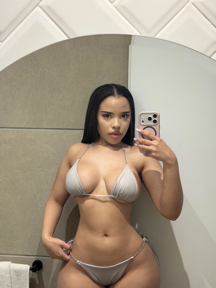 Benita256 tweet media